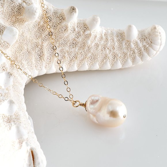 Baroque Pearl Pendant Necklace, 14K Gold Filled Birthstone Necklace - Picture 1 of 10
